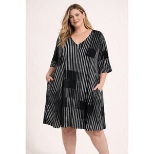 Flutter, Kiki, boutique, oversize printed tunic pockets, plus size 2X